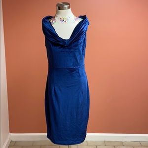 Off shoulder velvet bodycon